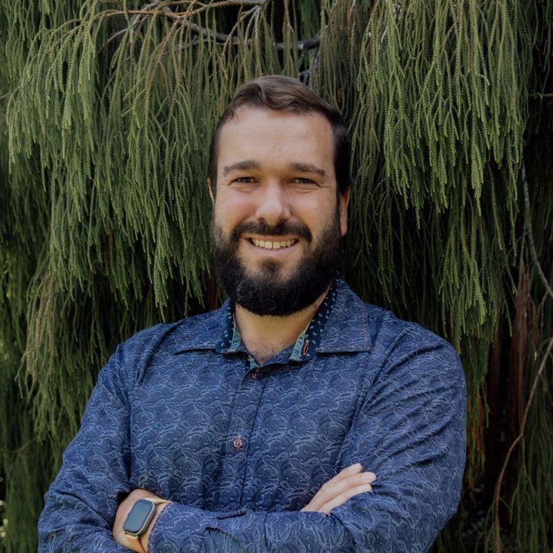 Diego, an independent educator based in Dunedin, New Zealand